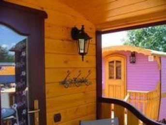 Travelling people trailer